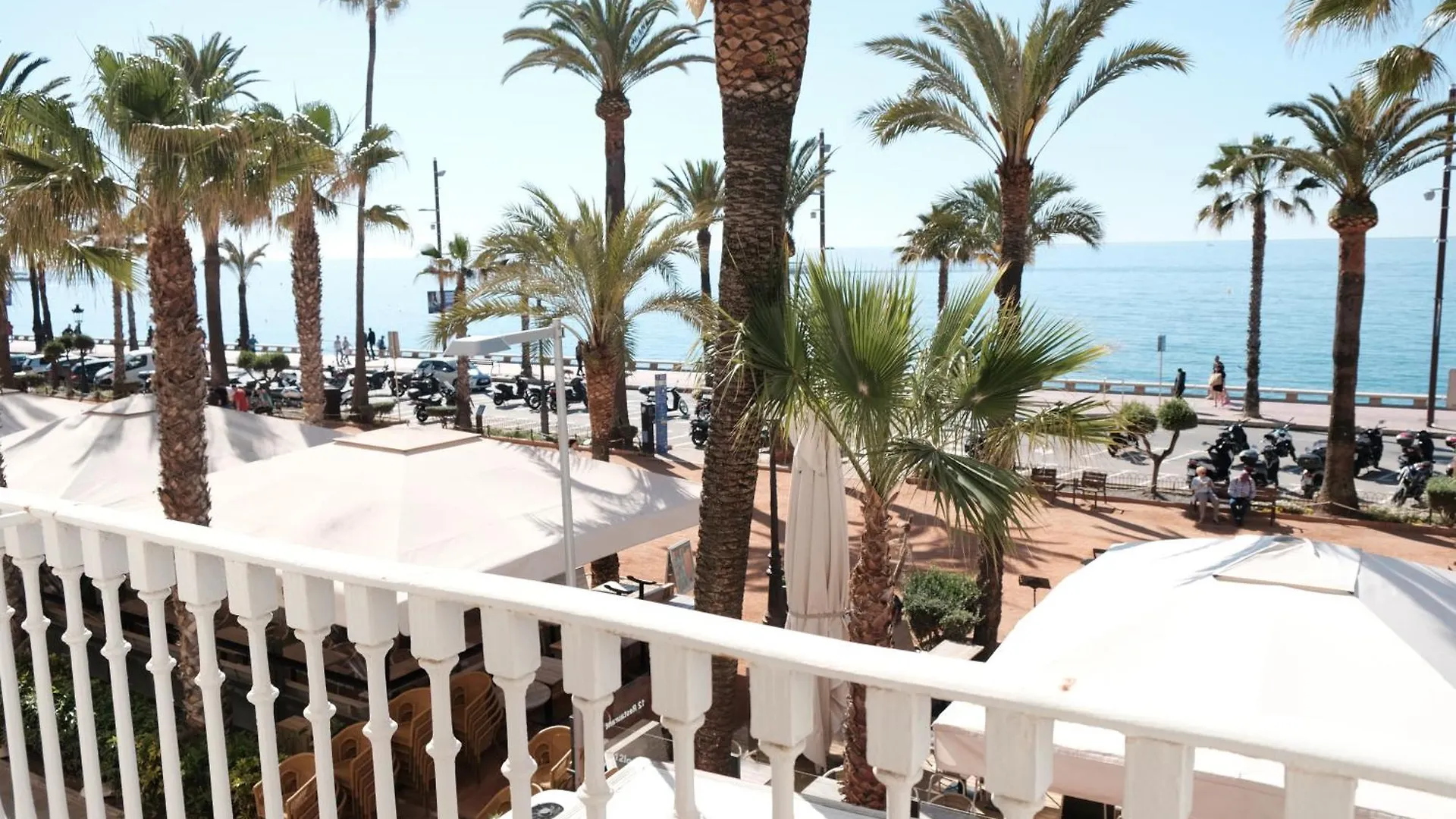 Kontakt z Exclusive Beachfront Haven In Costa Brava